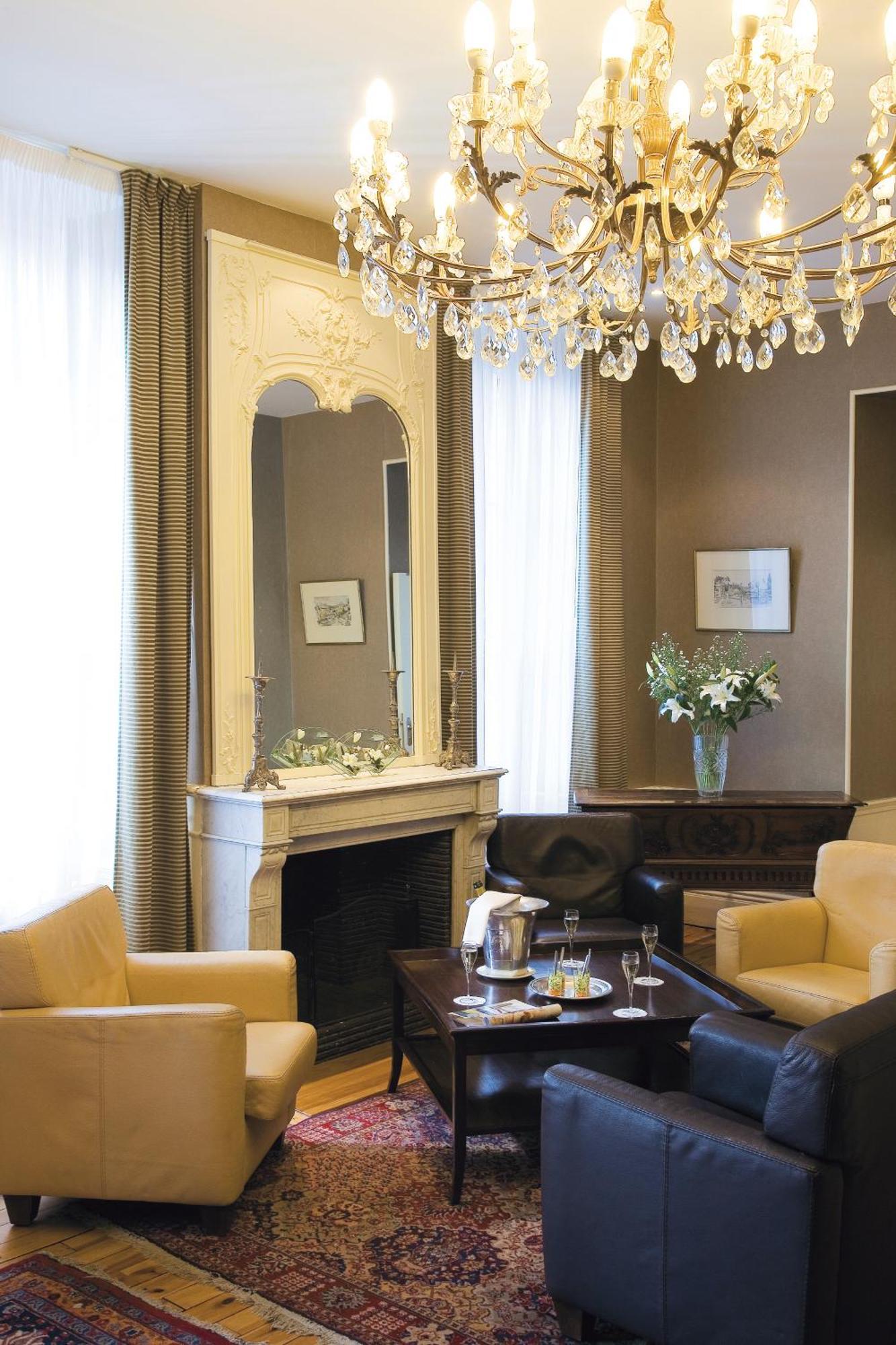 Le Parc Des Fees Hotel Retaurant & Spa La Bourboule Esterno foto