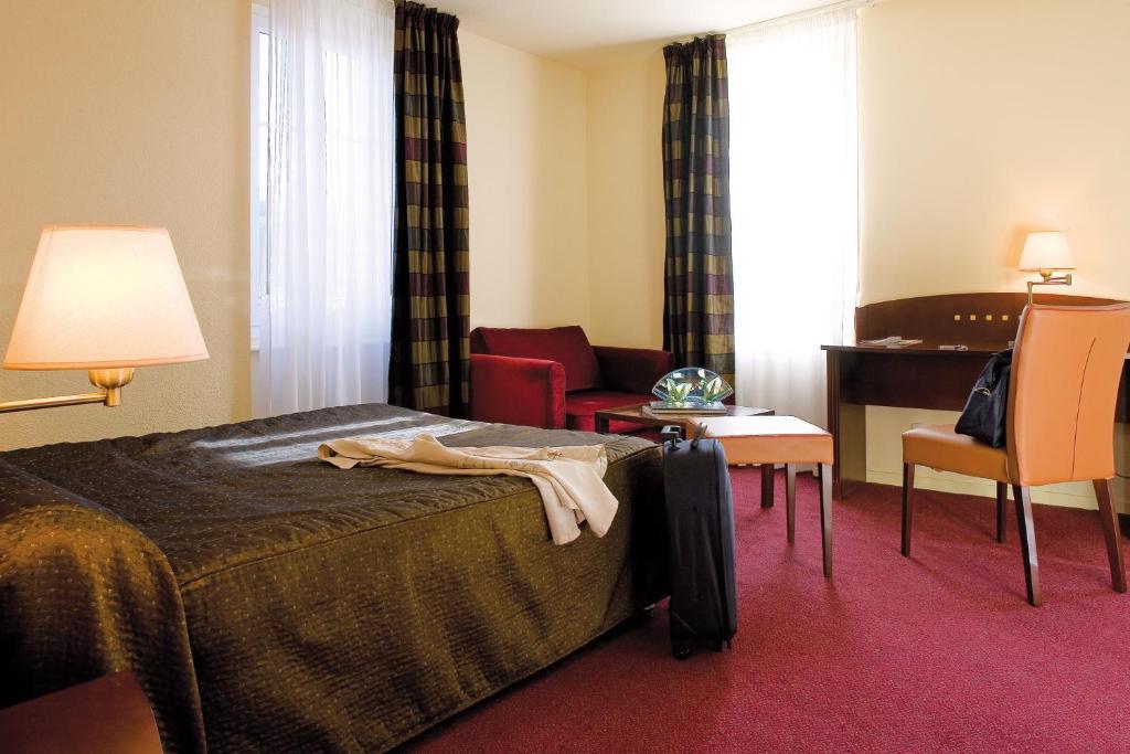 Le Parc Des Fees Hotel Retaurant & Spa La Bourboule Esterno foto
