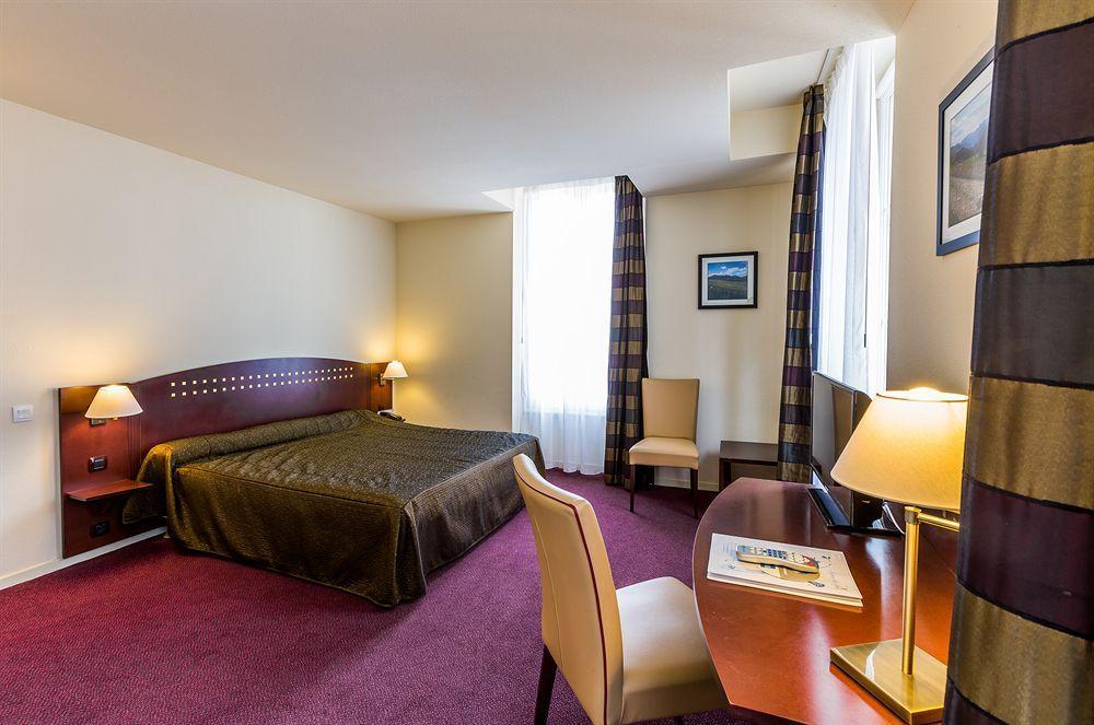 Le Parc Des Fees Hotel Retaurant & Spa La Bourboule Esterno foto